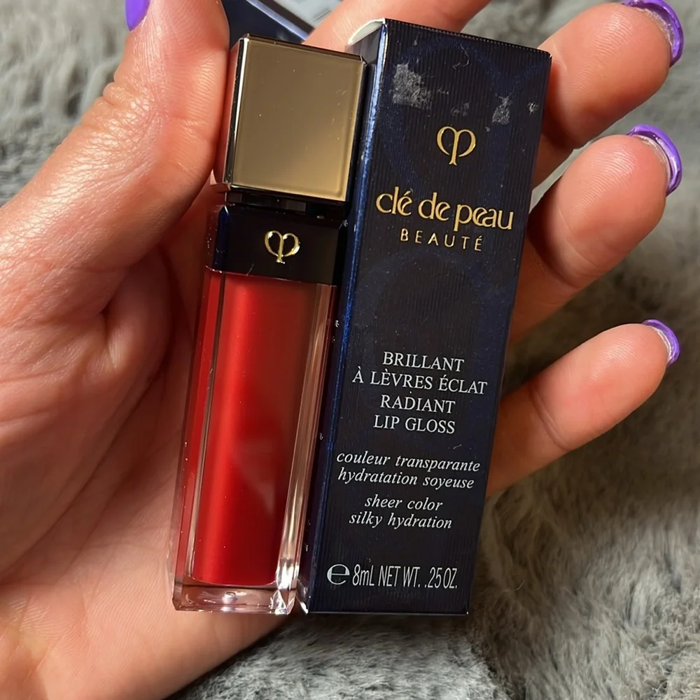 Clé de Peau Beauté Radiant Lip Gloss